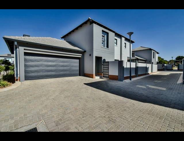 3 BEDROOM TOWNHOUSE FOR SALE IN MONTANA